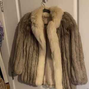 Elegant Fur Coat in Cream and Brown